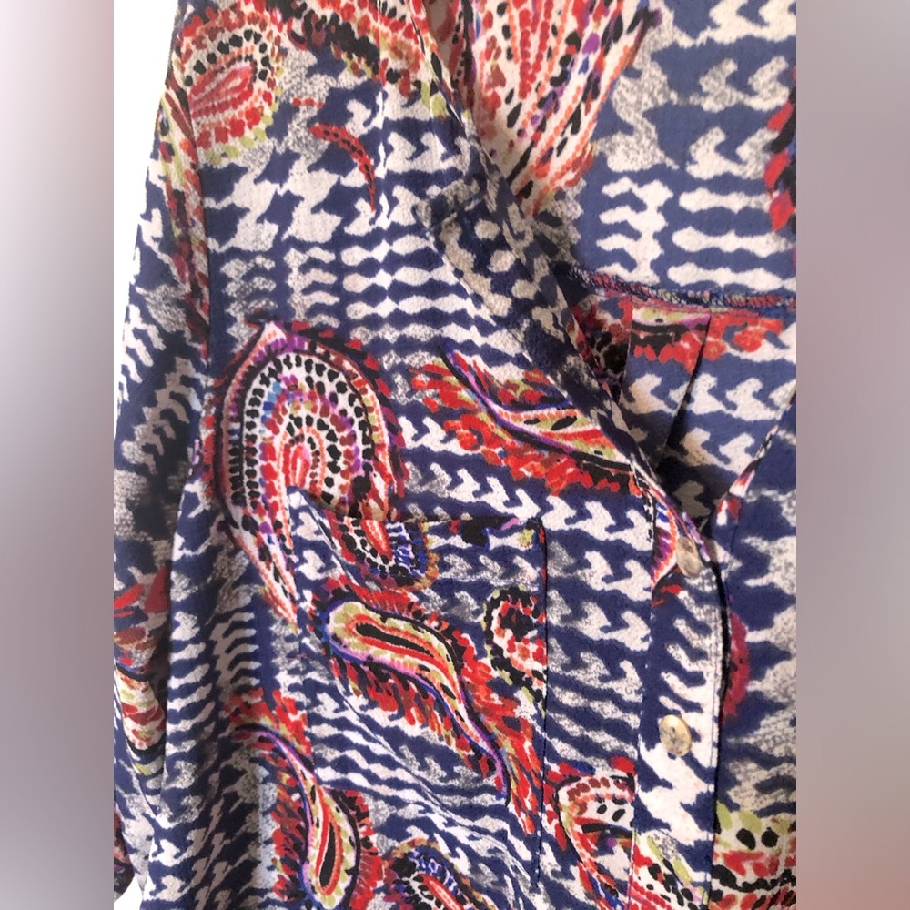 Vibrant Blue and Red Paisley Tunic with 3/4 Sleeves Lightweight & Flowy - Picture 3 of 10
